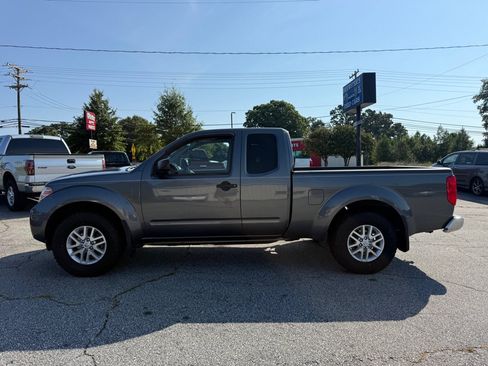 Used 2016 Nissan Frontier SV AWD/4WD image 4