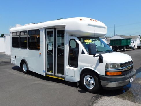 Used 2012 Chevrolet Express 4500 w/ Shuttle Bus Package image 1