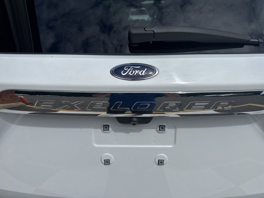 Used 2020 Ford Explorer XLT w/ Equipment Group 202A AWD/4WD image 43