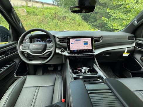 New 2026 Jeep Grand Wagoneer 4WD image 11