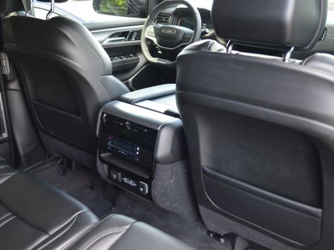 Used 2025 Jeep Wagoneer 4WD w/ Convenience Group I image 34