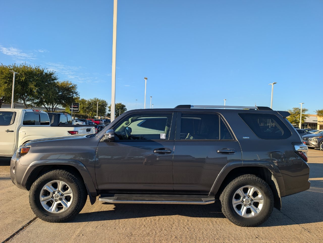 Used 2019 Toyota 4Runner SR5 Premium RWD image 3