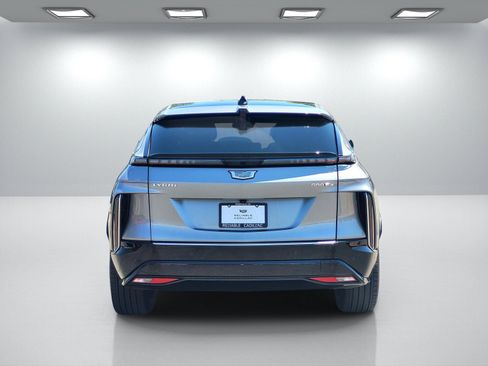 Certified 2025 Cadillac Lyriq Luxury w/ LPO, Floor Liner Package AWD/4WD image 5