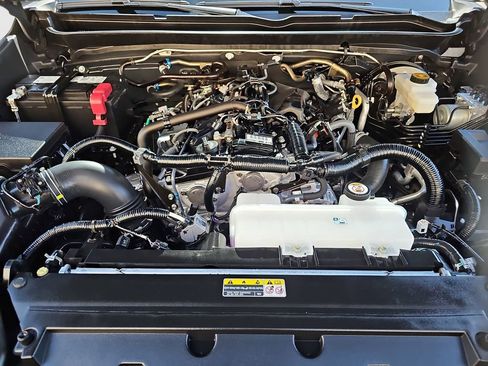 Certified 2025 Toyota Tacoma SR AWD/4WD image 21