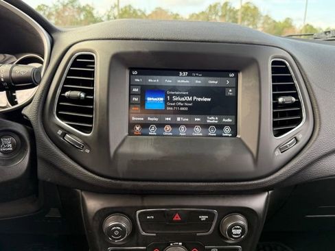 Used 2019 Jeep Compass Latitude w/ Cold Weather Group image 19
