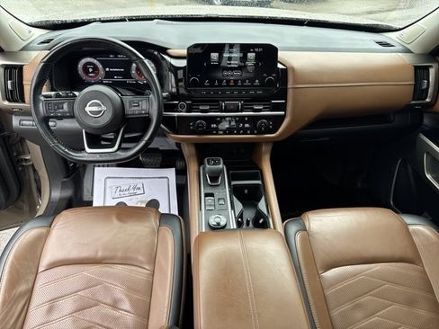 Used 2023 Nissan Pathfinder Platinum image 15