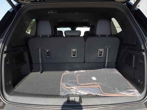 New 2026 GMC Acadia AT4 w/ Super Cruise Package AWD/4WD image 24
