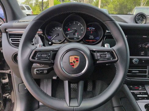 Used 2024 Porsche Macan AWD/4WD image 24