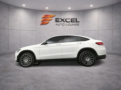 Used 2023 Mercedes-Benz GLC 300 4MATIC Coupe image 39