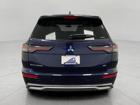 New 2026 Mitsubishi Outlander AWD image 37