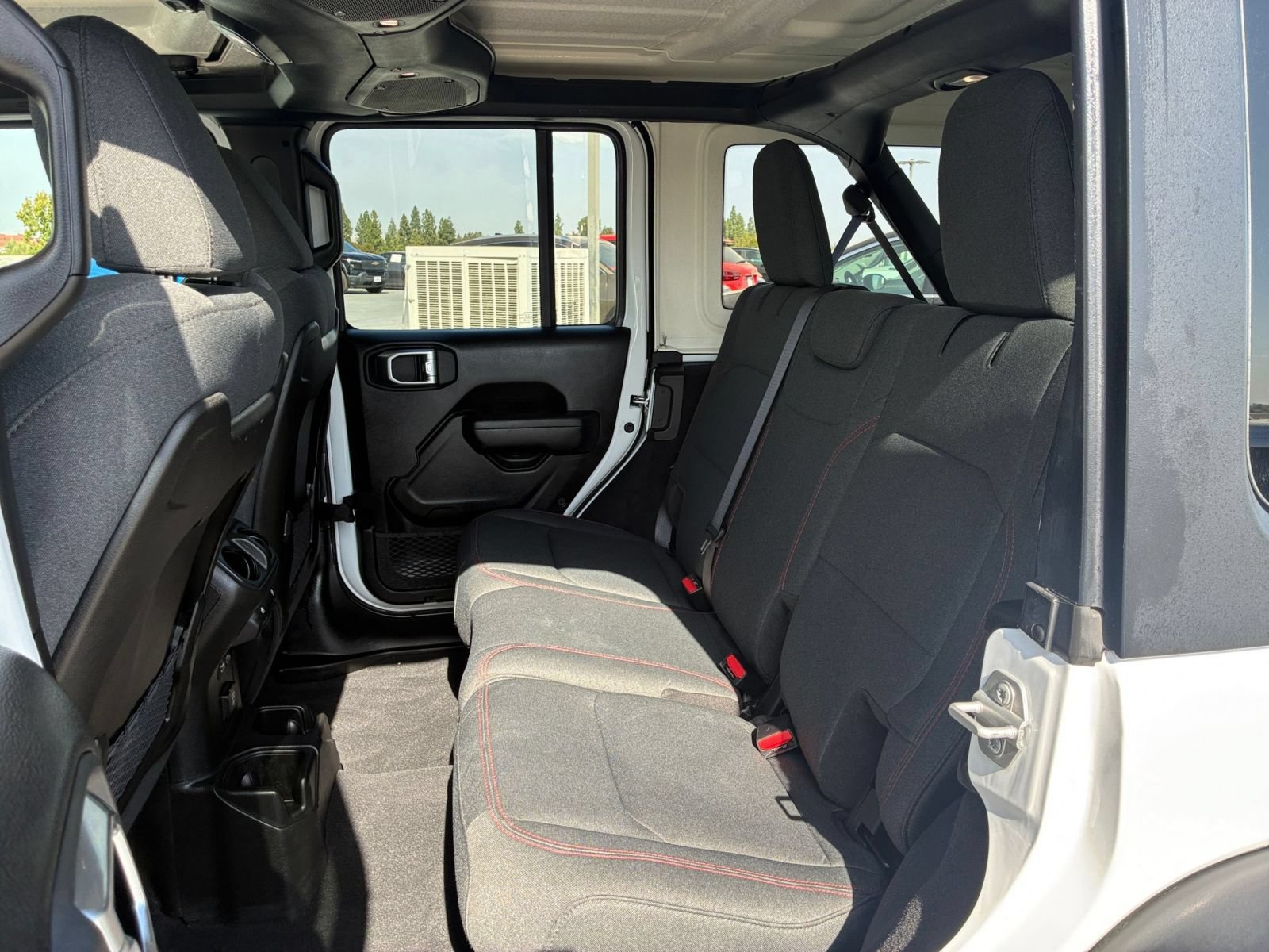 Used 2025 Jeep Wrangler Unlimited Rubicon AWD/4WD image 22