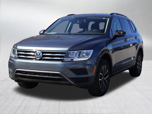 Used 2019 Volkswagen Tiguan SE image 3