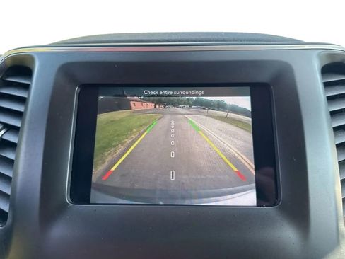 Used 2019 Jeep Cherokee Latitude Plus FWD image 20