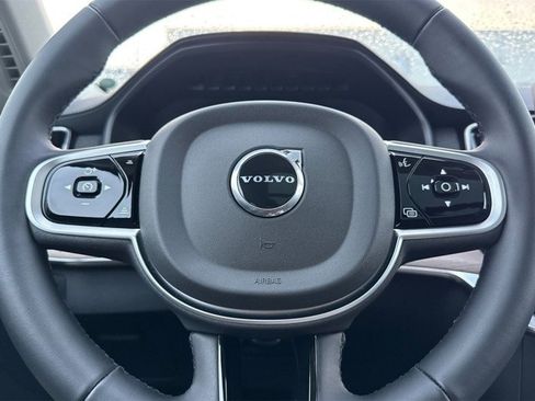 Certified 2025 Volvo XC90 B6 Plus image 25