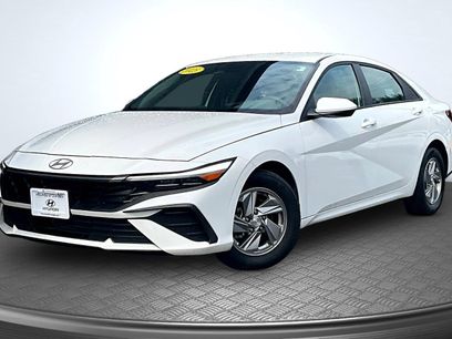 Used 2025 Hyundai Elantra SE