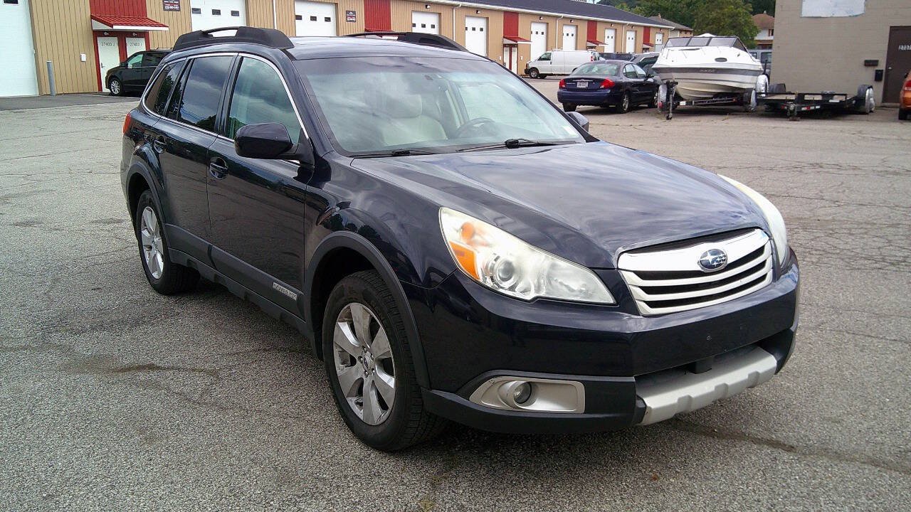 Used 2012 Subaru Outback 2.5i Limited w/ Moonroof Pkg AWD/4WD image 3