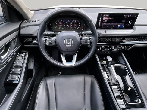 Used 2023 Honda Accord Touring image 6