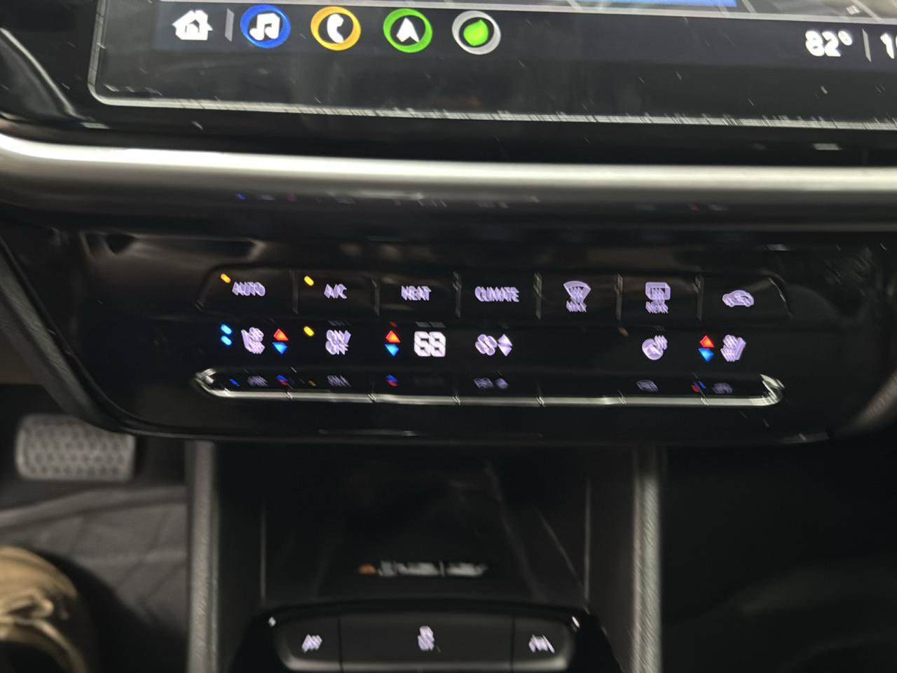 Used 2023 Chevrolet Bolt EUV Premier w/ Sun & Sound Package FWD image 17