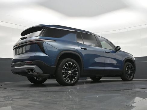 Used 2025 Chevrolet Traverse LT w/ Sun and Wheel Package FWD image 29