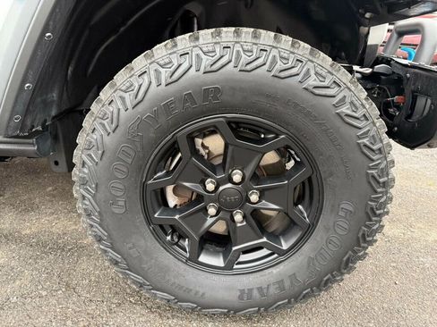 Used 2023 Jeep Wrangler Unlimited Rubicon 4xe image 9