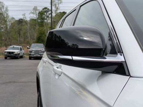 Used 2022 Jeep Grand Cherokee Limited 4xe w/ Luxury Tech Group II image 13