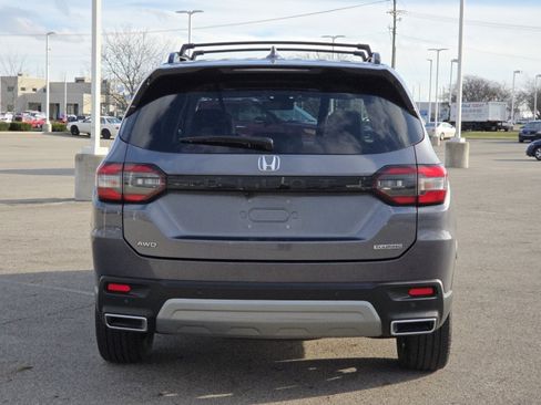 Used 2023 Honda Pilot Touring image 17