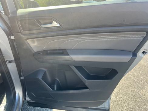 Certified 2023 Volkswagen Atlas Cross Sport SE w/ Panoramic Sunroof Package AWD/4WD image 26