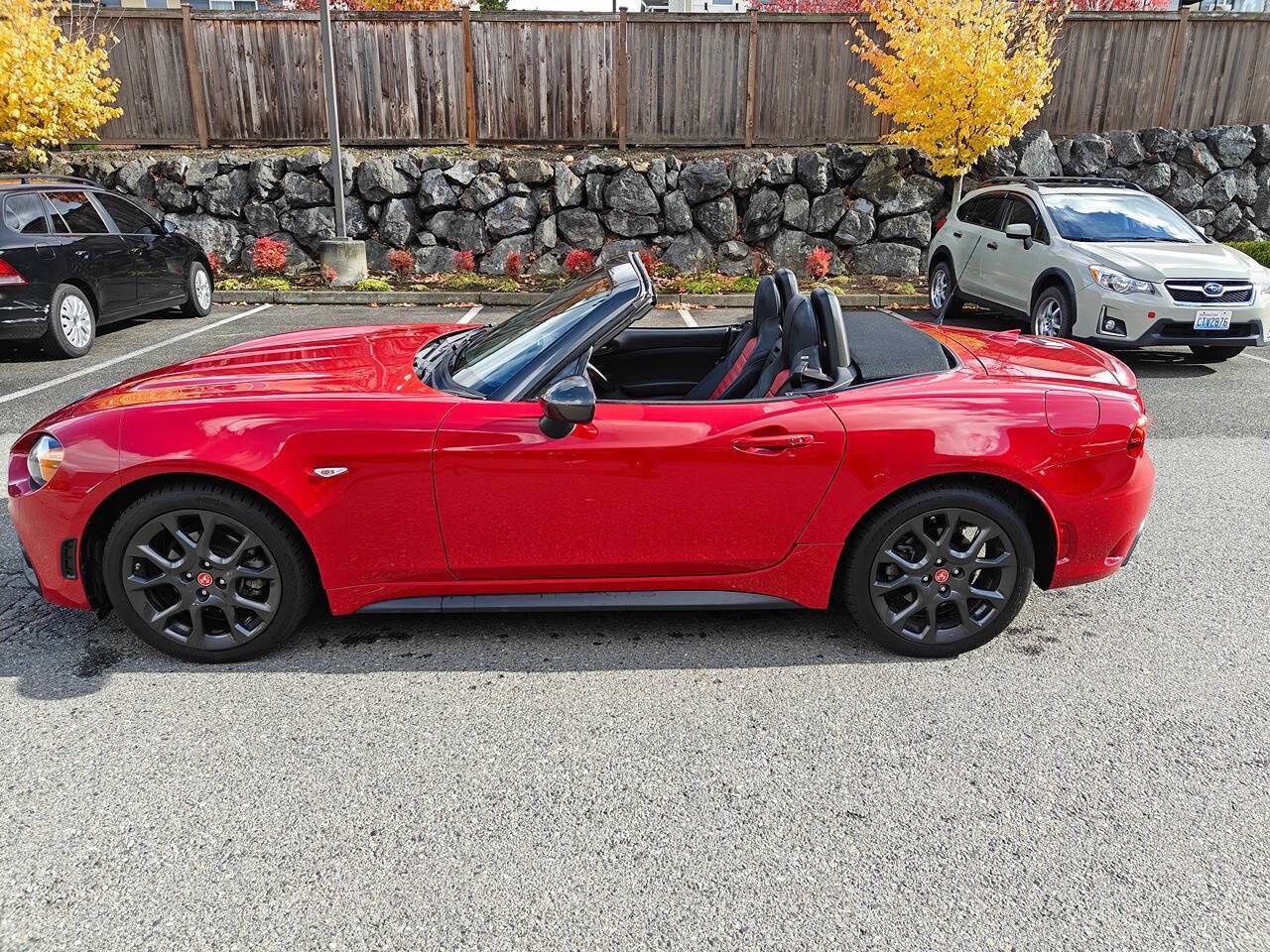 Used 2018 FIAT 124 Spider Abarth w/ Convenience Group RWD image 13