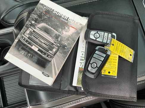 Used 2017 Ford F350 Platinum w/ Platinum Ultimate Package image 29