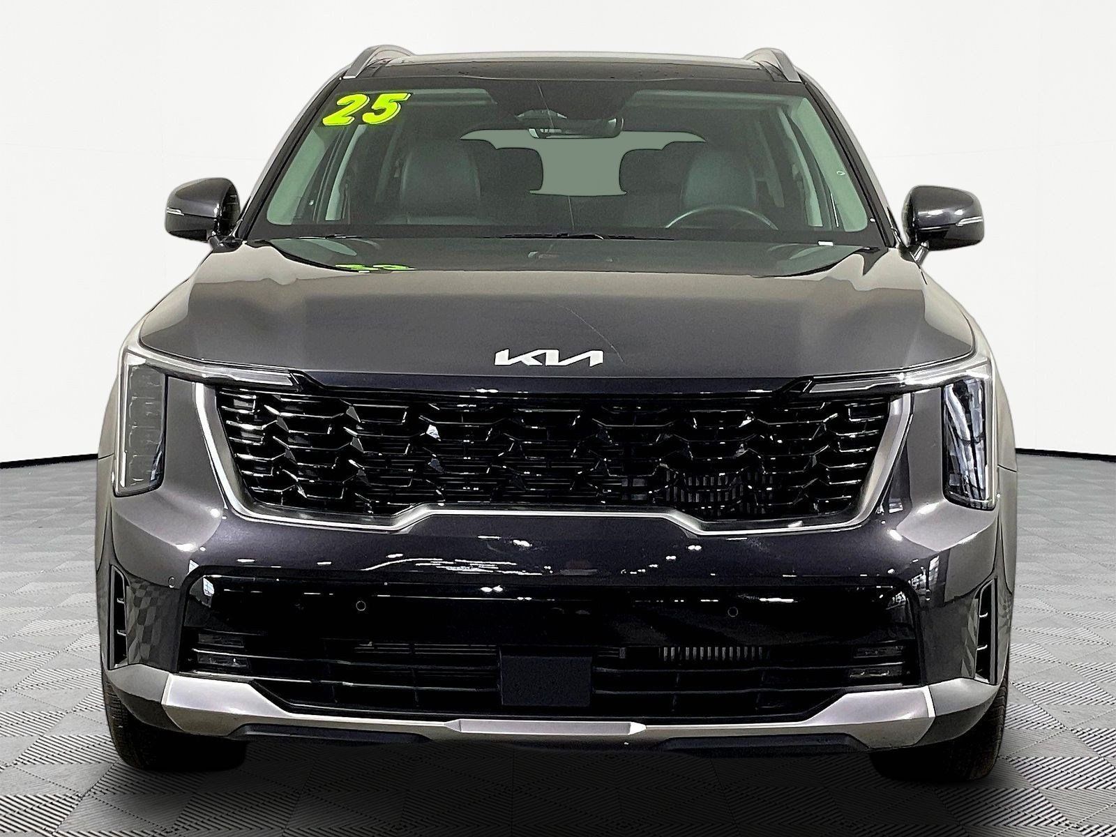 Certified 2025 Kia Sorento EX w/ Panoramic Sunroof Package FWD image 2