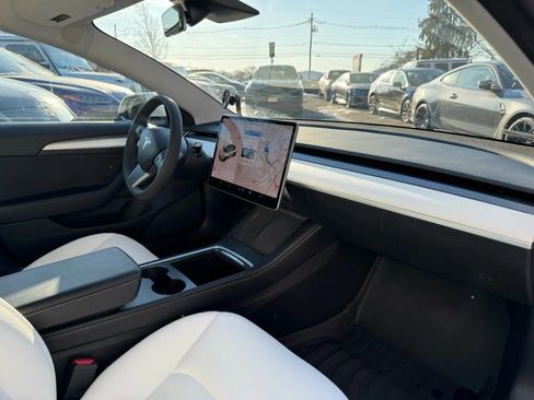 Used 2021 Tesla Model 3 Standard Range Plus image 25
