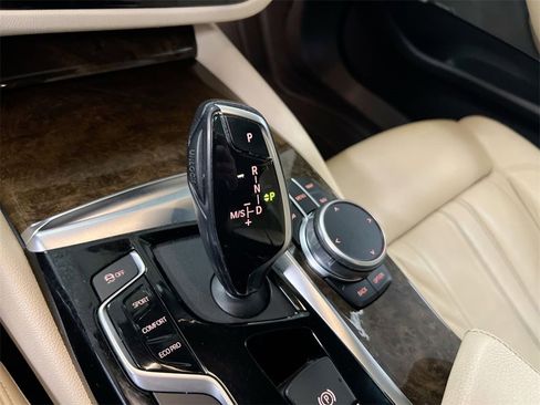 Used 2019 BMW 540i xDrive image 17