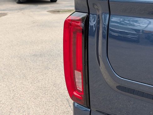 Used 2020 GMC Sierra 1500 SLT w/ SLT Convenience Package AWD/4WD image 9