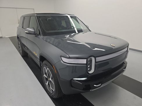 Used 2024 Rivian R1S Adventure AWD/4WD image 7