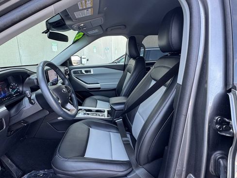 Used 2023 Ford Explorer XLT w/ Equipment Group 202A AWD/4WD image 21