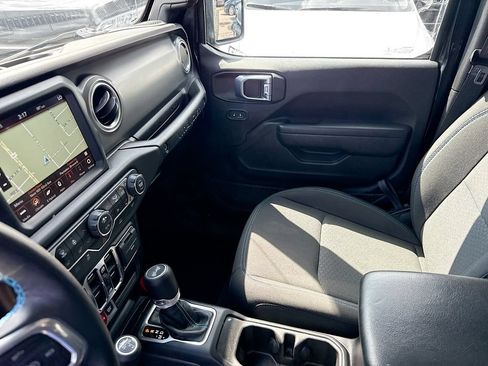 Used 2022 Jeep Wrangler Unlimited Rubicon 4xe w/ Cold Weather Group AWD/4WD image 26