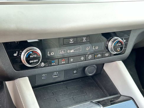 Used 2023 Mitsubishi Outlander SEL image 11