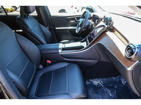 Used 2025 Mercedes-Benz GLC 350e 4MATIC image 14