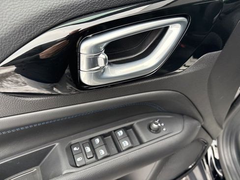 New 2026 Jeep Compass Latitude image 18