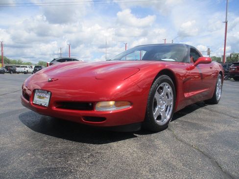 Used 1997 Chevrolet Corvette Coupe w/ Memory Pkg RWD image 1