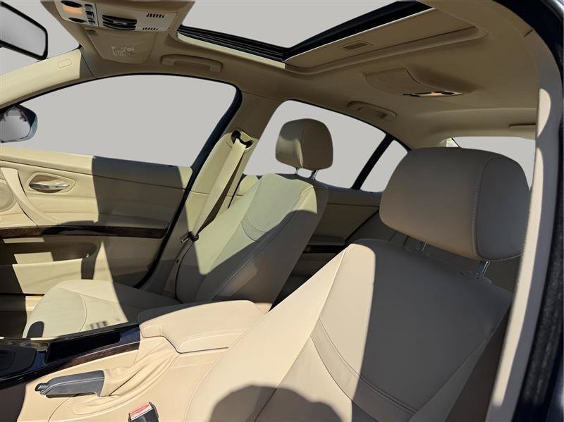 Used 2009 BMW 328i Sedan RWD image 16