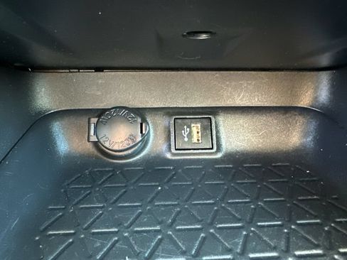 Used 2024 Toyota RAV4 LE AWD/4WD image 30