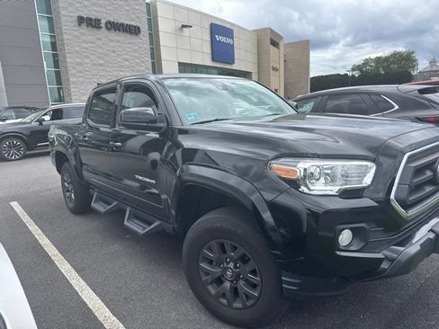 Used 2023 Toyota Tacoma SR5 AWD/4WD image 2