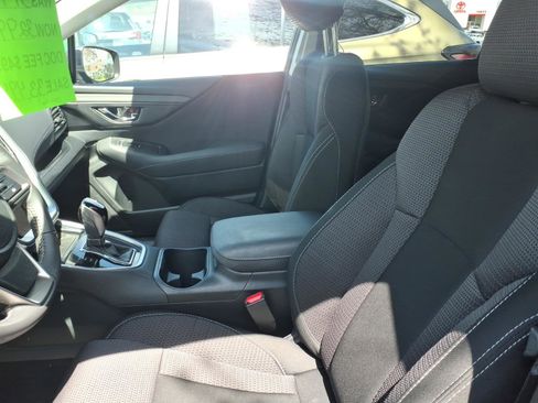 Certified 2025 Subaru Outback Premium AWD/4WD image 7