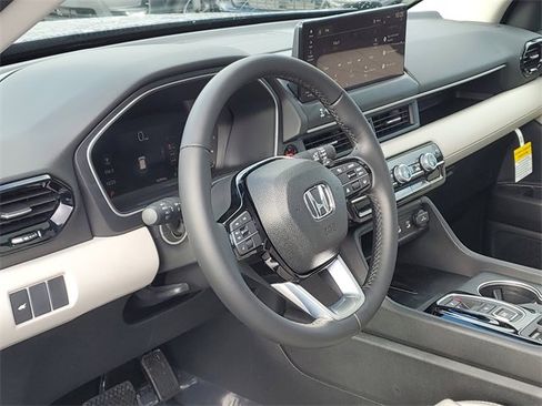 New 2026 Honda Pilot Touring image 21