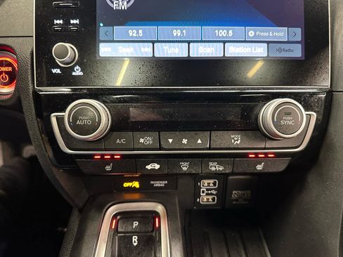 Used 2019 Honda Insight Touring image 16