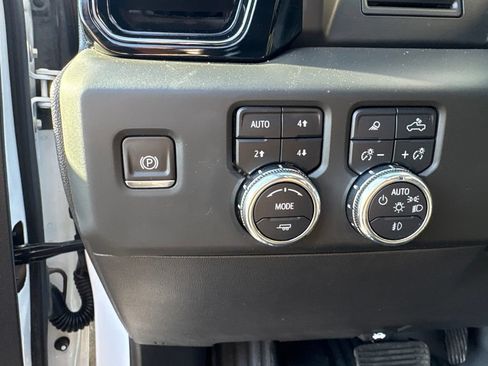 Used 2025 GMC Sierra 1500 AT4 AWD/4WD image 12