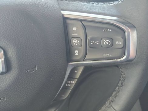 Used 2025 RAM 1500 Laramie AWD/4WD image 18