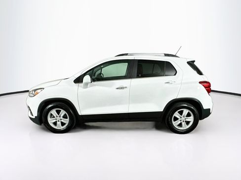 Used 2019 Chevrolet Trax LT w/ LT Convenience Package FWD image 4