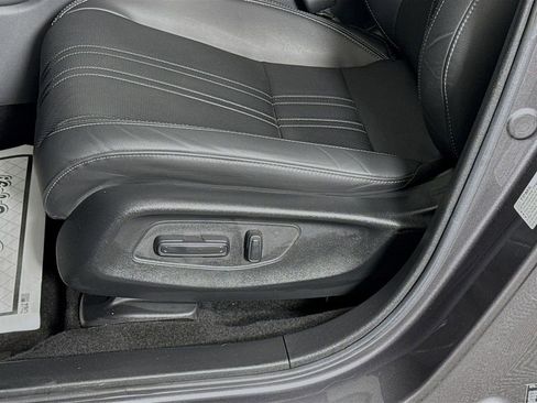Used 2024 Honda HR-V EX-L image 8